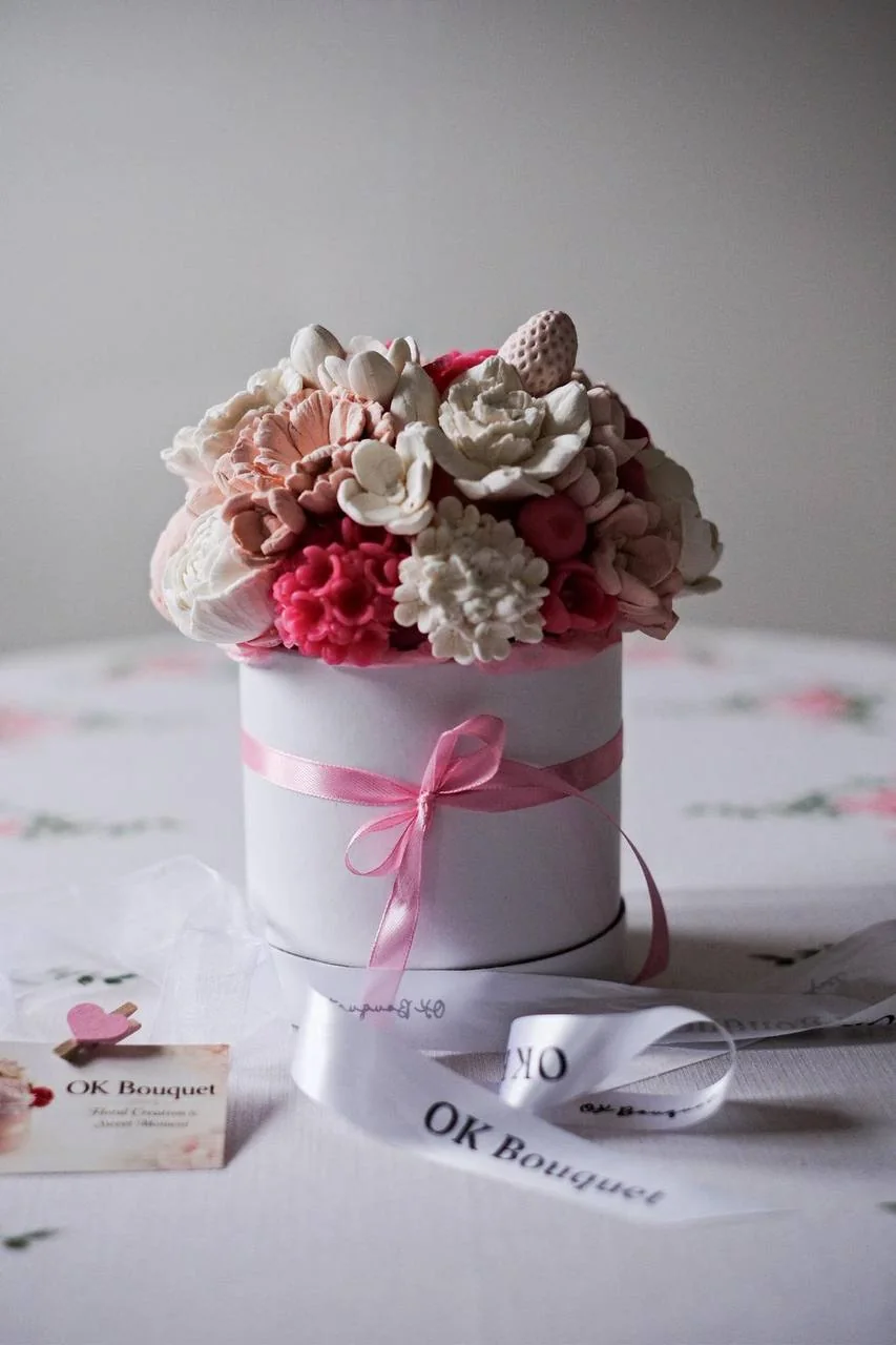 Small blush and berry marshmallow bouquet