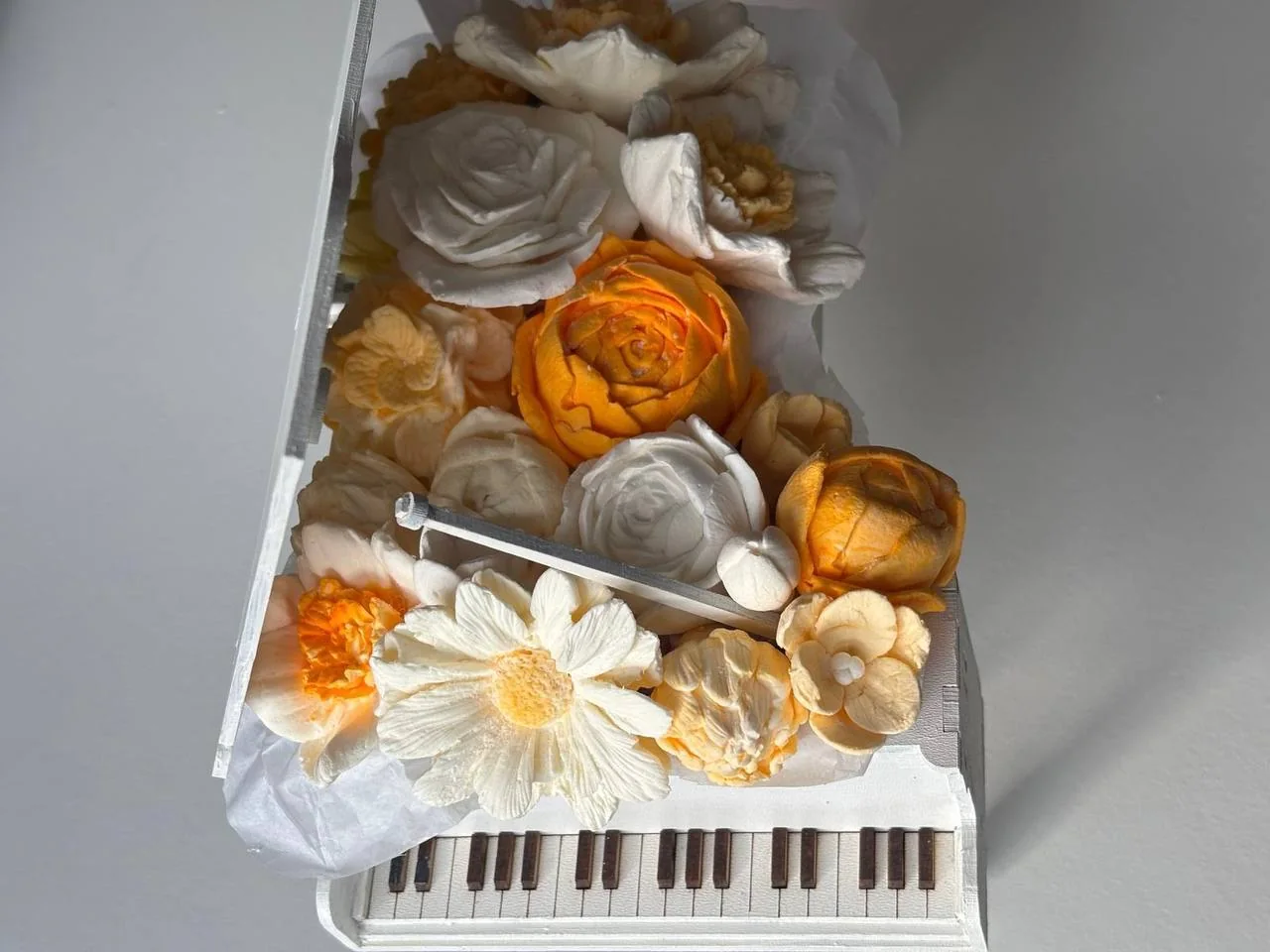 A Floral Nocturne grand piano sculptural marshmallow flower keepsake